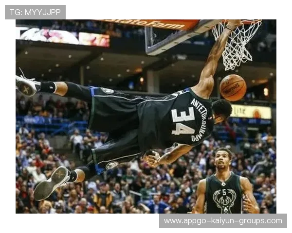 字母哥深夜为球队写战术笔记，敬业精神获尊重