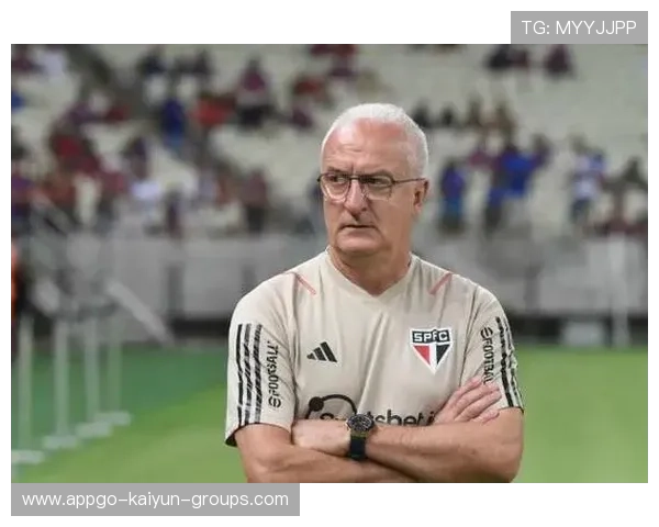 球队主帅下课,俱乐部宣布重启重建计划,足球俱乐部退出 球队主帅下课,俱乐部宣布重启重建计划,足球俱乐部退出