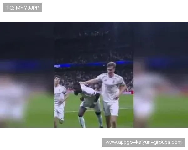 球员关键进球打破僵局⚽